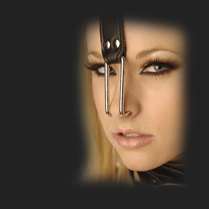 collare bdsm con gancio naso collare bdsm con gancio naso