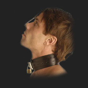 collare bdsm con gancio naso