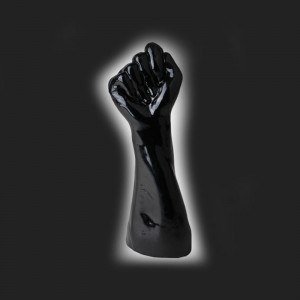 Rise Up Black main pour fisting